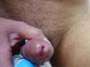 Mechendo na minha rola morena no banheiro que já foi usado por uma estrela do cinema internacional 3/16