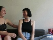 Ersties - Berliner Modedesignerinnen Katie A und Delfine lecken und fingern sich gegenseitig 15/16