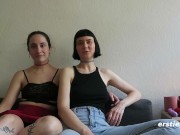 Ersties - Berliner Modedesignerinnen Katie A und Delfine lecken und fingern sich gegenseitig 2/16