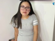 Mientras mi esposo no está, monto la gran polla de mi cuñado. 1/16