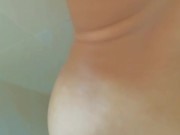 Minha namorada magrinha está tomando banho, eu a interrompo para transar com ela COMPILATION 6/16