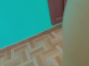 Minha namorada magrinha está tomando banho, eu a interrompo para transar com ela COMPILATION 7/16