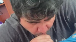 A mi novio le gusta beber leche en todo momento