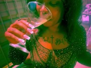 Drinking daddy’s juices in public OF@dirtymoufpiece 11/16