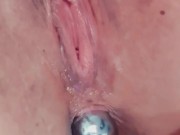 Enfiando o dedinho no fundo da bucetinha ate gozar gostoso 9/16