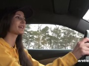 Ersties - Milena kommt in ihrem gelben Camaro auf Touren 14/16