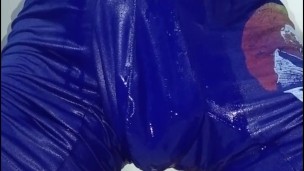 pissing desesperado, lenceria, primer plano, simulacion infinita, soy tu sumisa