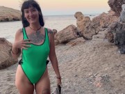 Follandome en La Playa. Desconocido se Pajea Conmigo 3/16