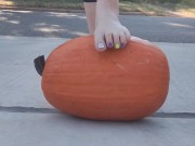 Stomping out and smashing a whole pumpkin with my barefeet 4/16