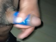 02.	Potente masturbación sexual rápida de un joven fuerte – tiene pene grande 2/16