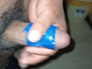 04.	Hermoso juego con la polla dura – joven jala duro su polla rico 15/16