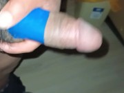 04.	Hermoso juego con la polla dura – joven jala duro su polla rico 2/16