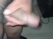 08.	Agresiva y dura masturbación mañanero de un joven maduro 14/16