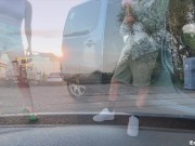 Avec ma copine Mia, on donne rendez-vous à trois hommes pour se faire baiser dans la voiture 5/16