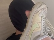 Gym shoes cleaning 4/16