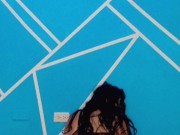 Zorrita atrevida en lenceria chupa dildo y tiene un delicioso orgasmo