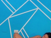 Zorrita atrevida en lenceria chupa dildo y tiene un delicioso orgasmo 13/16