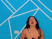 Zorrita atrevida en lenceria chupa dildo y tiene un delicioso orgasmo 14/16
