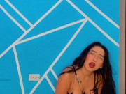 Zorrita atrevida en lenceria chupa dildo y tiene un delicioso orgasmo 15/16
