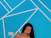 Zorrita atrevida en lenceria chupa dildo y tiene un delicioso orgasmo 7/16