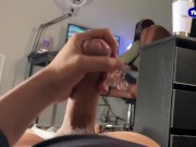 Não quis pegar no pau dele, ele acaba sendo um mal rapaz e goza atrás de mim 8/16