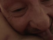 Geile opa likt poesje 11/16