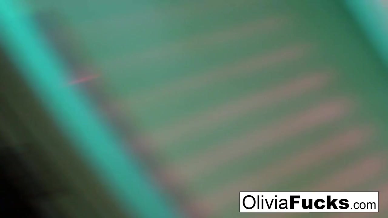 Olivia Austin teases in the shower - RedTube