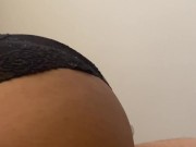 Se monta en mi verga después de ponérmela dura 11/16