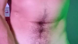 chico de gran POLLA adicto a su propio semen