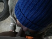 Une fille sans-abri à Marseille laisse son client éjaculer dans sa bouche 8/16