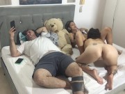 Me folo a mi mejor amiga junto a mi sugar daddy. 8/16