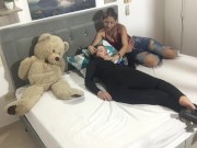 Mi madrastra me enseña a tener sexo lesbico. 2/16