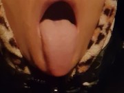 Похотливая киса хочет поиграть с чем-то сегодня ночью 11/16