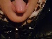 Похотливая киса хочет поиграть с чем-то сегодня ночью 8/16