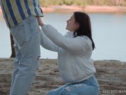 Risky Blowjob On The Beach For A Friend 2/16