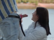 Risky Blowjob On The Beach For A Friend 7/16