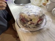 Home live. Cooking a cake 14/16