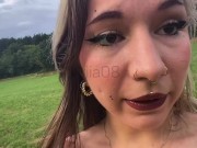 Petite française au seins tatoués balade les chiens à la campagne les seins nus 15/16