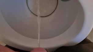 Soft dick pissing