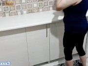 نظافتچی داشت نظافت میکرد نتونستم جلو خودم رو بگیرم.اونم خیلی دلش میخواست 1/16