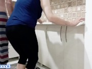 نظافتچی داشت نظافت میکرد نتونستم جلو خودم رو بگیرم.اونم خیلی دلش میخواست 2/16