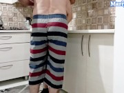 نظافتچی داشت نظافت میکرد نتونستم جلو خودم رو بگیرم.اونم خیلی دلش میخواست 4/16