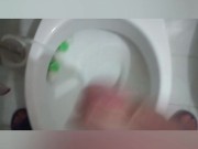 Mi masturbo e sborro pensando alla mia ex 11/16