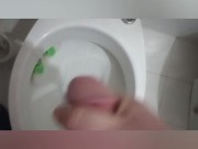 Mi masturbo e sborro pensando alla mia ex 15/16