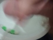 Mi masturbo e sborro pensando alla mia ex 5/16