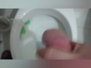 Mi masturbo e sborro pensando alla mia ex 9/16