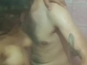 Nos bañamos con la cámara prendida. (⁠◡⁠ ⁠ω⁠ ⁠◡⁠) 9/16