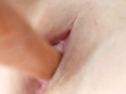 con los dedos y algo mas bien adentro 3/16