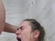 Dorwałam się do jego kutasa w łazience aż się krztusiłam 14/16