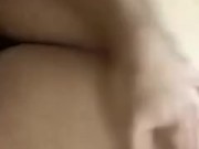 شرموطة 💆🏻‍♀️ مصرية خاينة 🇪🇬🔥 تتناك من بتاع العيش 🍆 قبل ما جوزها 👴🏽 الخول يرجع من الشغل 3/16